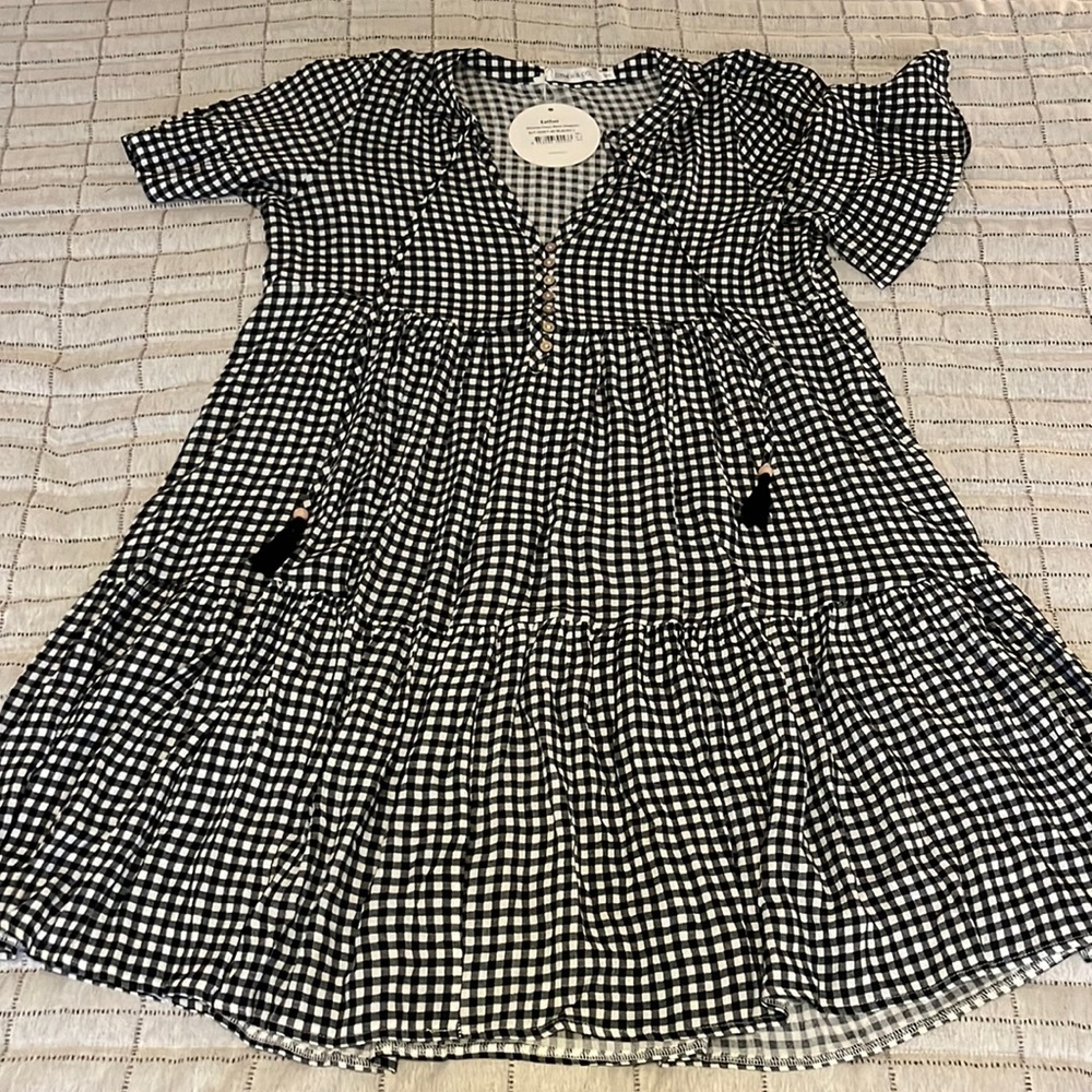 Esther & Co black and white dress in size 12/L, NWT